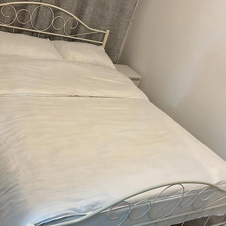 Home Sweet Home Apartment With 3 Rooms บูเซา ภายนอก รูปภาพ