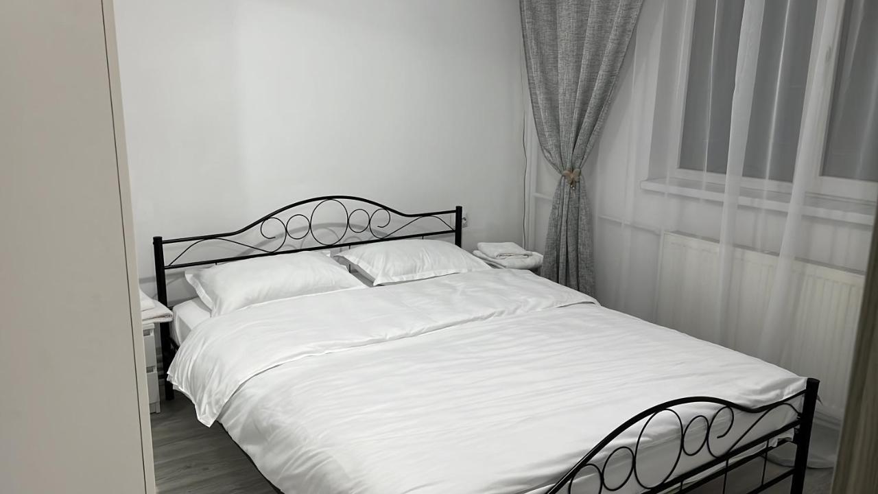 Home Sweet Home Apartment With 3 Rooms บูเซา ภายนอก รูปภาพ