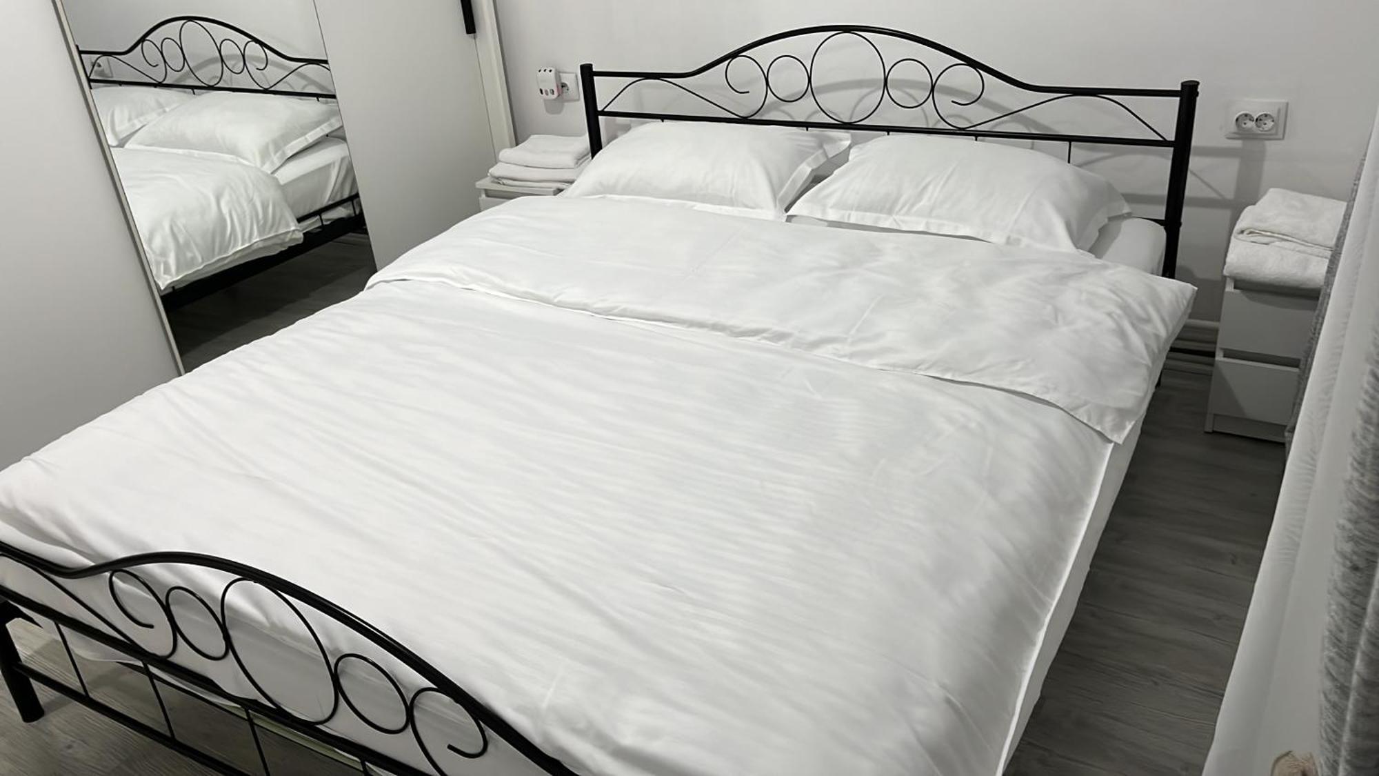 Home Sweet Home Apartment With 3 Rooms บูเซา ภายนอก รูปภาพ