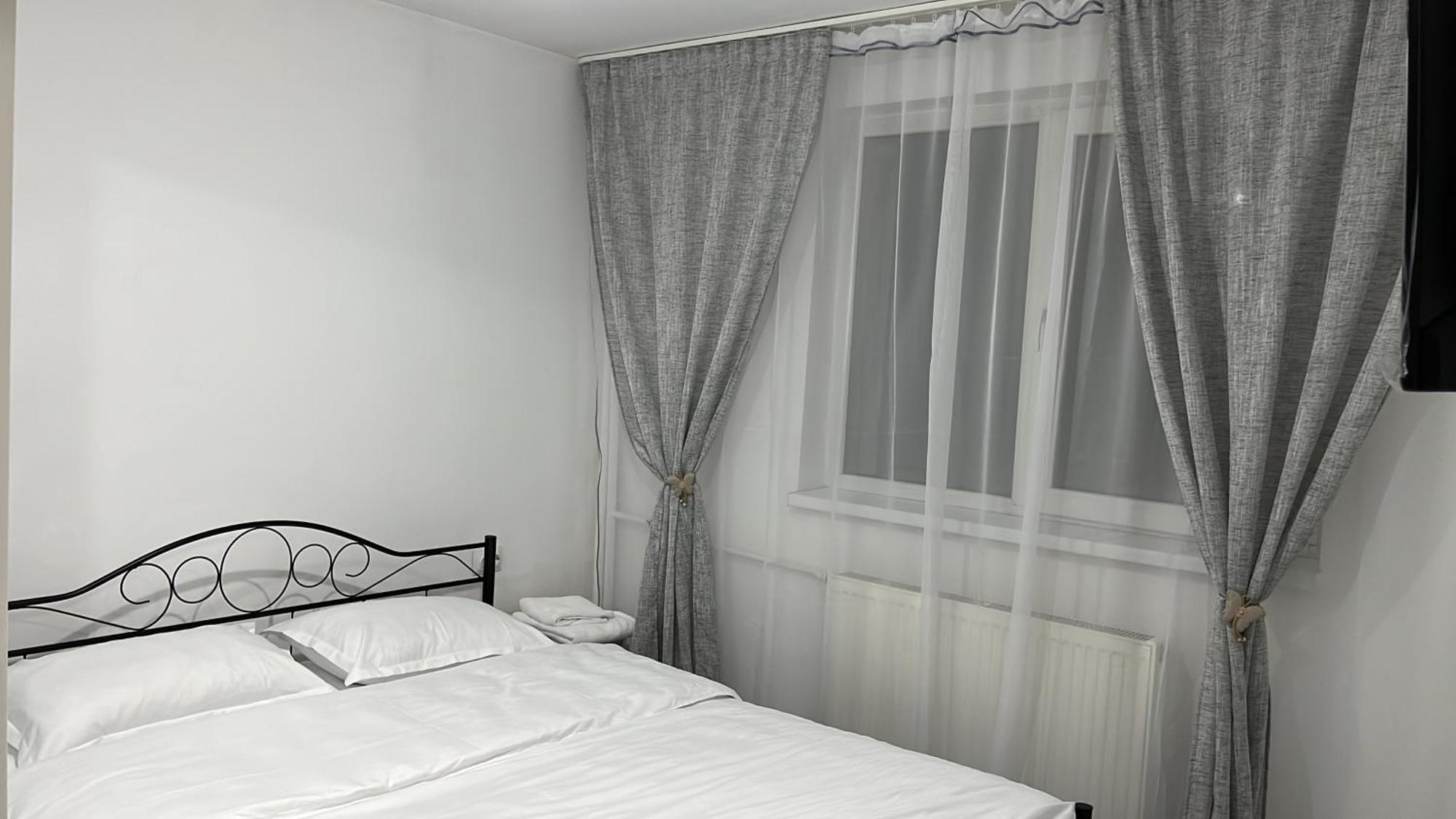 Home Sweet Home Apartment With 3 Rooms บูเซา ภายนอก รูปภาพ